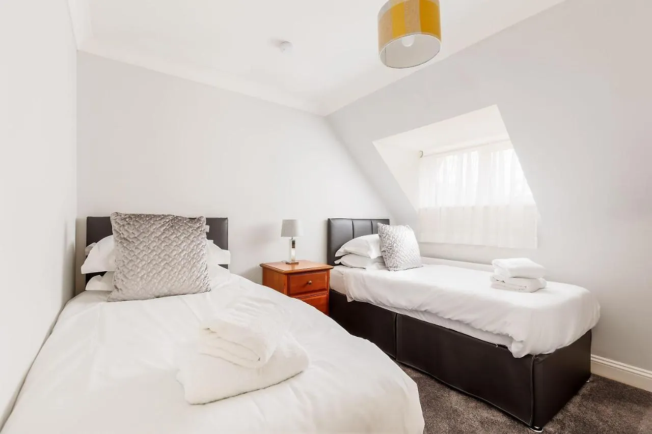 The Gables Penthouse Villa Poole Holiday home