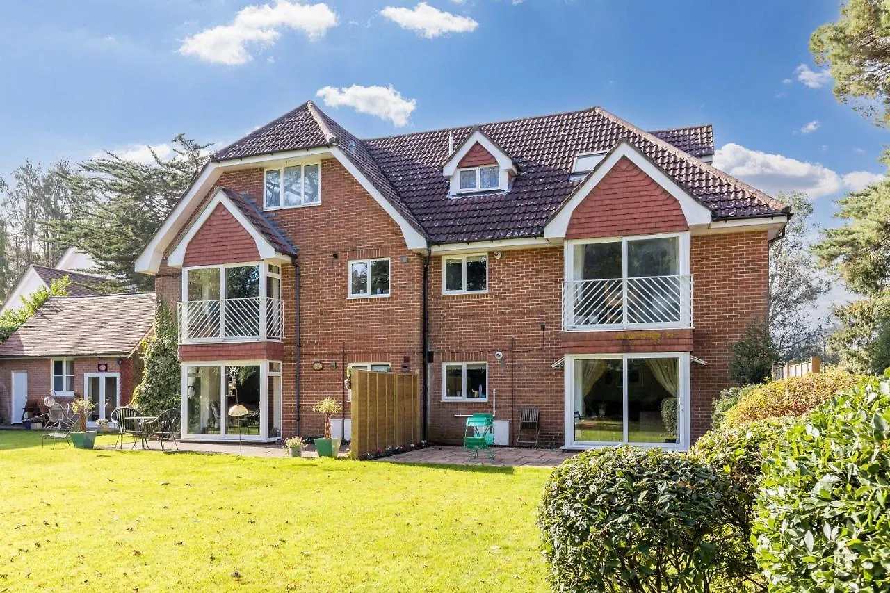 The Gables Penthouse Villa Poole